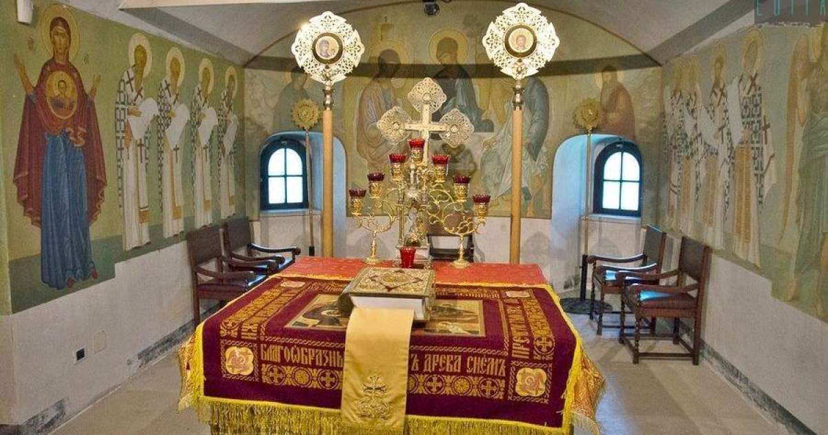 Icone, piccole cappelle e sale delle feste: viaggio all'interno della Chiesa Russa di Bari